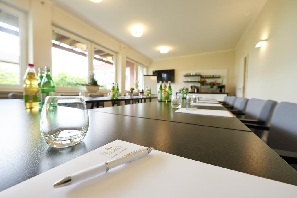 Hotel & Restaurant Rizzelli Superior Нойщат ан дер Айш Екстериор снимка