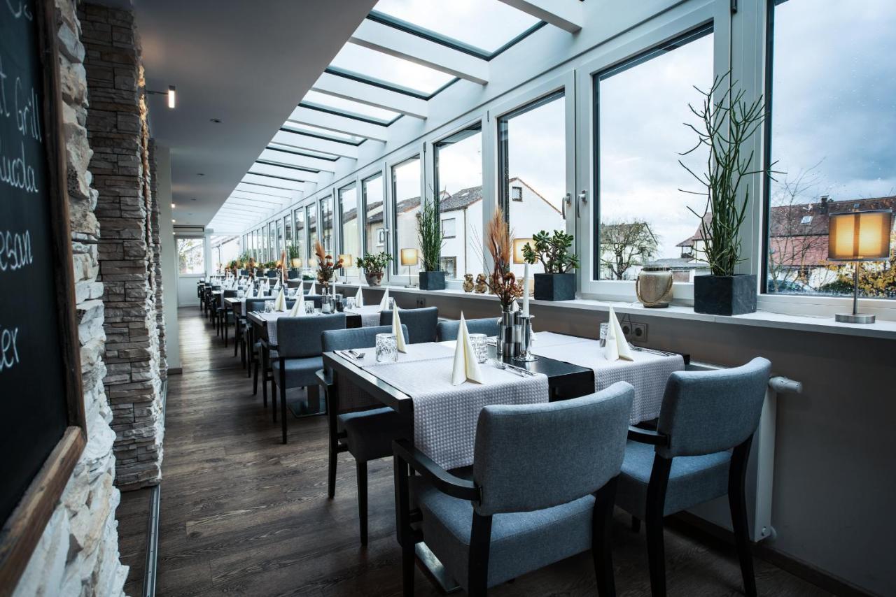 Hotel & Restaurant Rizzelli Superior Нойщат ан дер Айш Екстериор снимка